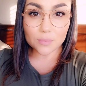 Meet your Posher, Lynette